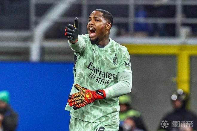 曼联阵中并, 周薪达