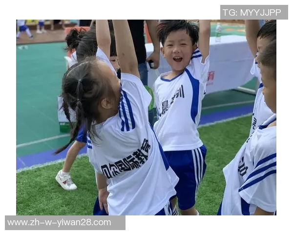 威尔士巨星贝尔闪耀绿茵场重温足球球星贴纸的黄金时代